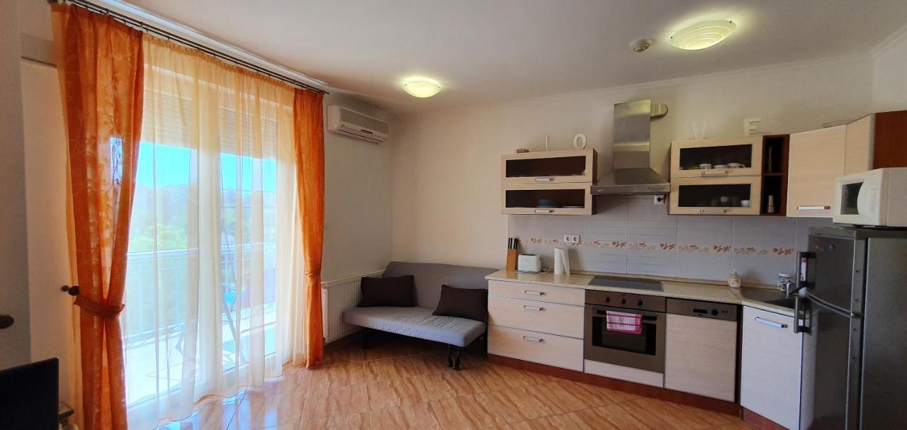 Apartment Bazsi Golden *